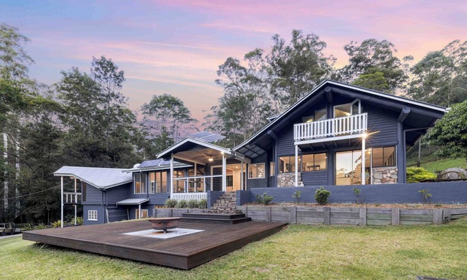 Conondale House | Belgowlah : Off Grid Peaceful Rural Escape for 6