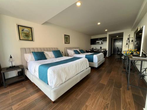 Huixquilucan Apartment | Stylish Bellísima Suite 401 with Balcony - Family-Friendly
