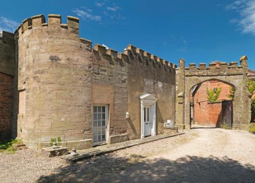 Lugwardine House | Pet-Friendly Retreat at Bell Tower: Rated 8.8/10 by Guests