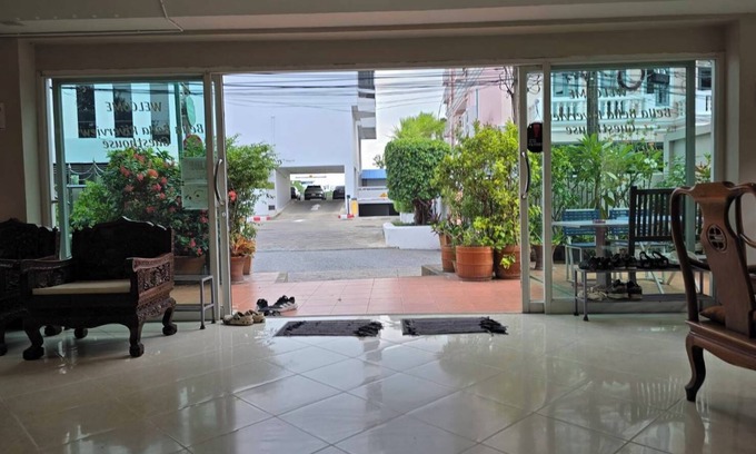 Wat Sam Phraya Hotel | Cozy Bella Bella River View with Family-Friendly Amenities