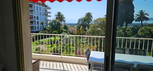 Lazaret Apartment | Discover Bella d'Azur: Family-Friendly 4-Star Retreat