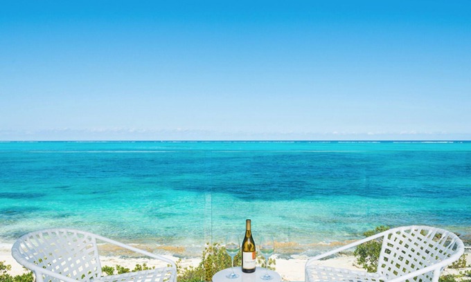 Pos Chiquito Villa | Beachfront Bella Horizonte 7: Spa & Breakfast Included