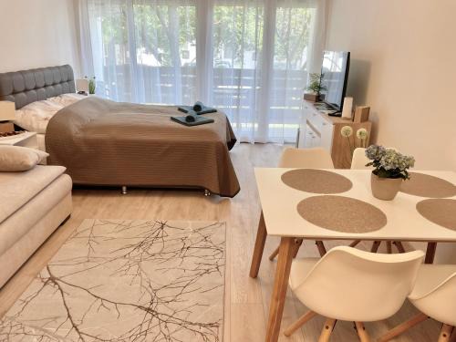 Balatonfured Apartment | Bella Stella: Pet-Friendly Retreat with 9.7 Guest Rating