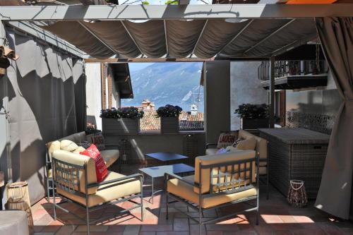 Limone sul Garda Apartment | Experience Bella Vacanza Limone: Family & Pet Friendly Haven