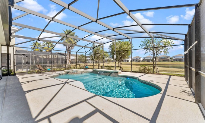 Kissimmee Resort | Experience Bella Vida: 5 Bedrooms & Lakeview Near Disney