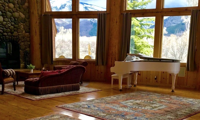 Durango House | Scenic Bella Vista House with Mountain Views and Spa