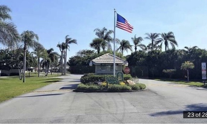 Bella Vista House | Discover Bella Vista: Poolside Retreat in Jupiter, FL