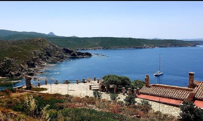 Torre dei Corsari Apartment | Experience Bella Vista: Oceanfront Getaway with Pet-Friendly Amenities