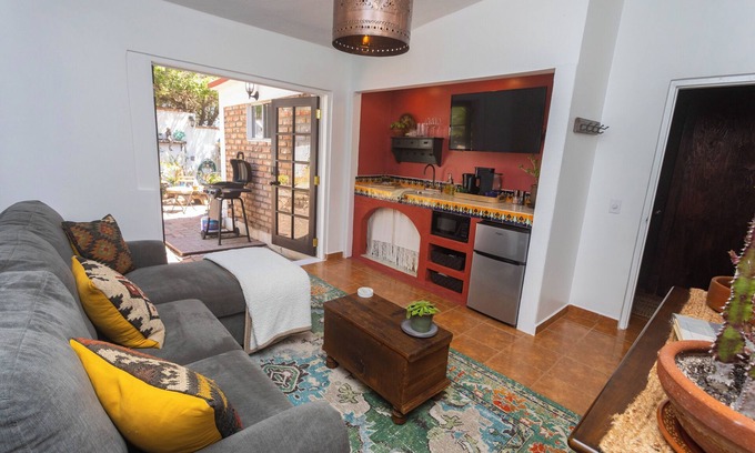 La Joya Cottage | Bella Vista: Relaxation Awaits with Ocean View & Spa