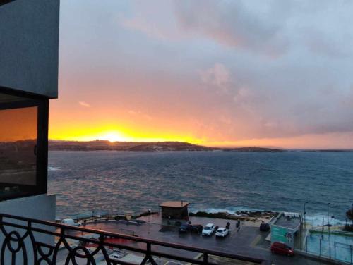 Qawra Apartment | Oceanfront Bliss at Bellagio Seafront Apartment