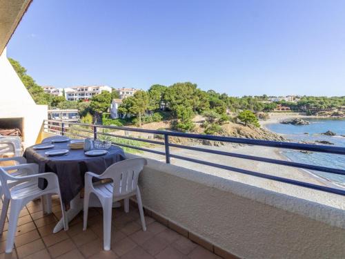 Llanca House | Seaside Casa en Llançà: Ideal for Families and Pets