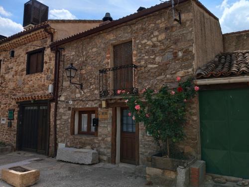 Villavieja del Lozoya Apartment | Discover Bellavieja: Rated 9.5/10, Pet & Child Friendly