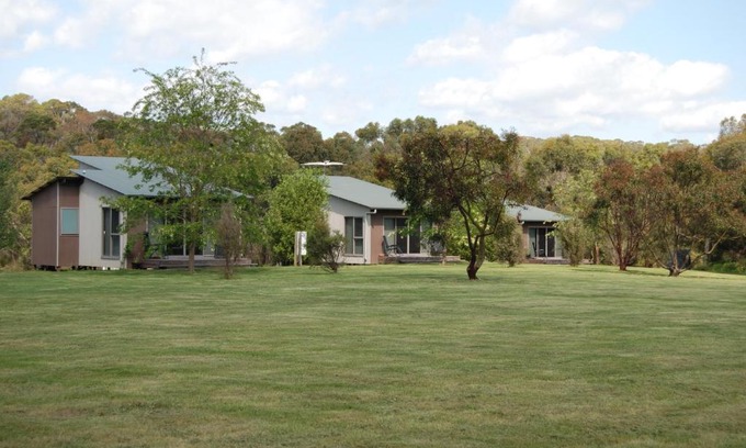 Bellbrae Apartment | Discover Bellbrae Harvest: 4-Star Comfort with Kitchen Access