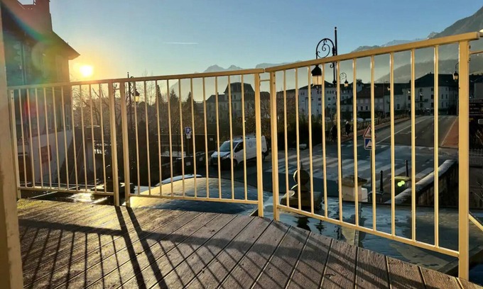 Albertville Apartment | Belle étoile: Your Ideal Getaway with Private Garage & Terrace