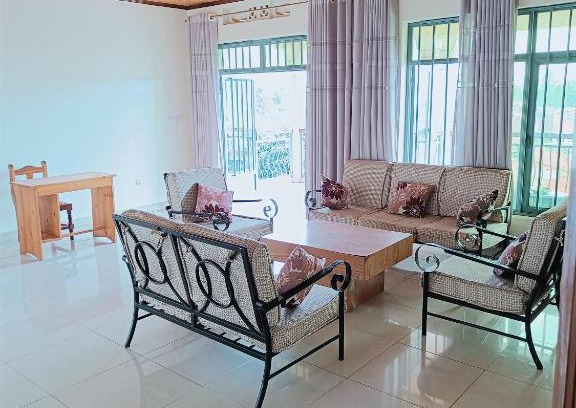 Gitarama Apartment | Stunning Apartment with Breathtaking Views & Great Amenities