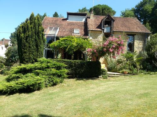 Sarlat-la-Caneda Villa | Family-Friendly Belle Demeure Sarladaise with Kitchen Access