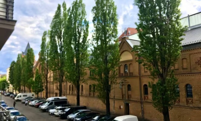 Prenzlauer Berg Apartment | Explore Culture at Belle Etage: Family-Friendly Comfort