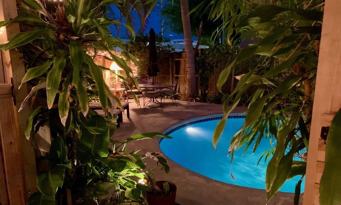 Lake Worth Cottage | Beautiful Belle Flower Oasis: 3-Bedroom Cottage with Pools