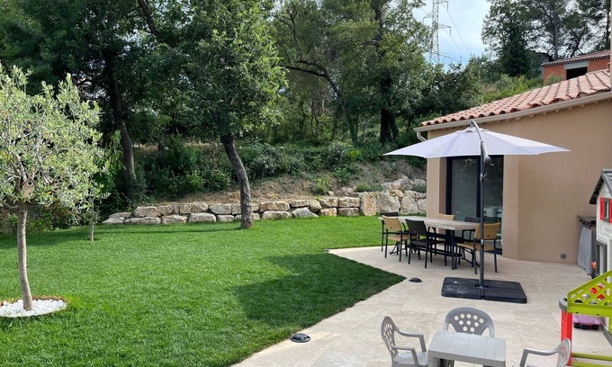 Fuveau House | Peaceful Belle Maison Near Aix-en-Provence with Pool