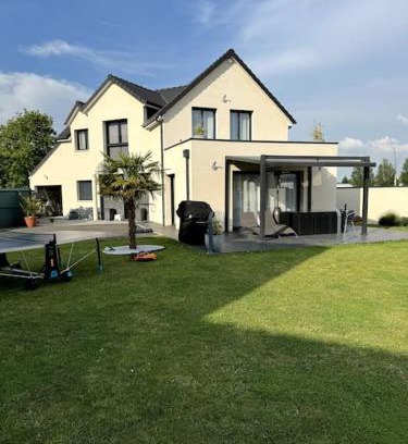 Caudebec-les-Elbeuf House | Beautiful Home with Heated Pool and Family-Friendly Amenities