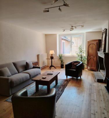 Paroisse Notre-Dame-de-l'Ermitage House | Inviting Family Retreat Near Arbois with Great Amenities