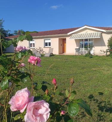 Charnay-les-Macon House | Cozy Retreat on Voie Verte, Mâcon-Cluny for Families