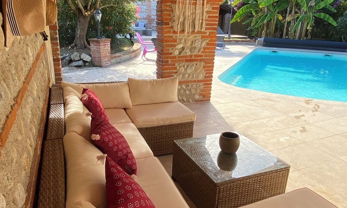 Lagrace-Dieu Villa | Beautiful Toulousaine with Pool & Ocean View for Families