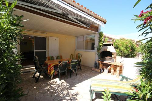 Portiragnes-Plage Villa | Charming Belle Villa with Pool, Near the Beach & Pet Friendly