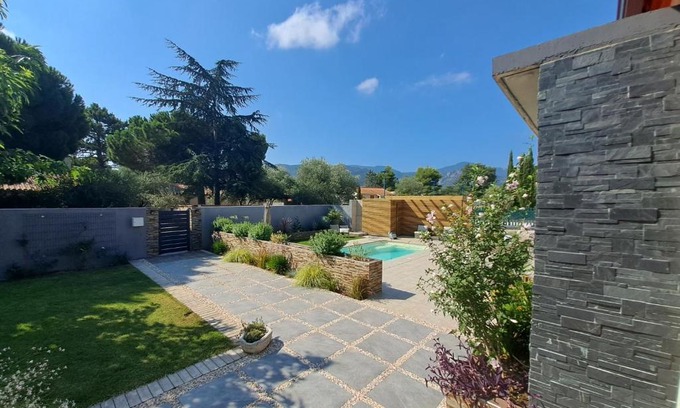 Argeles-sur-Mer Villa | Beautiful Villa with Pool and Mountain Views in Argeles