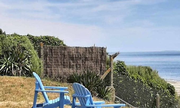 Loctudy Villa | Seaside Belle Villa Neuve with Oceanfront Spa & Breakfast