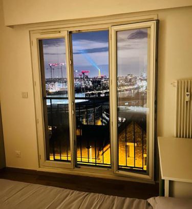 Meudon Apartment | Inviting Belle Vue: Family-Friendly Stay with 9.6 Rating