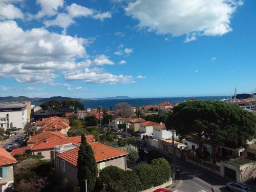 La Ciotat Apartment | Seaside Retreat: Family-Friendly T3 in La Ciotat