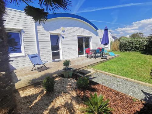 Le Conquet House | Relaxing Stay Near Pointe Saint Mathieu with Heated Pool
