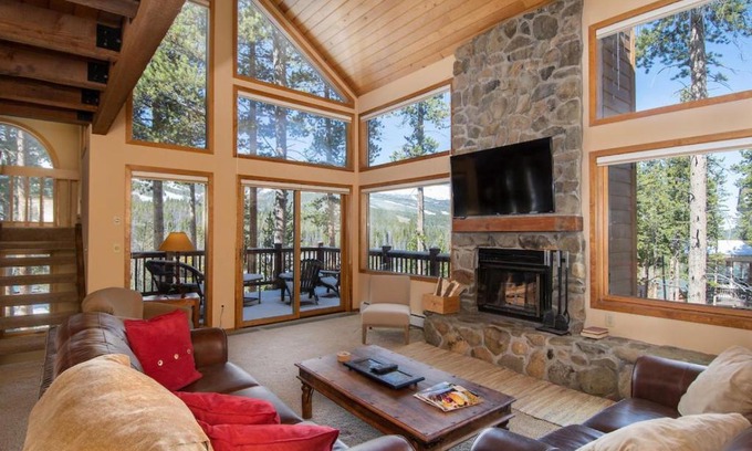 Warrior's Mark West House | Elegant Belle Vue: Family-Friendly with Relaxing Hot Tub
