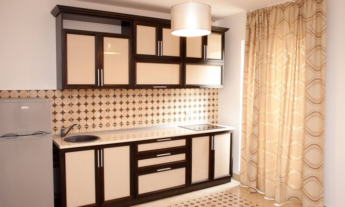 Iasi Hotel | Discover Belleville: Top-Rated Stay with Family Amenities