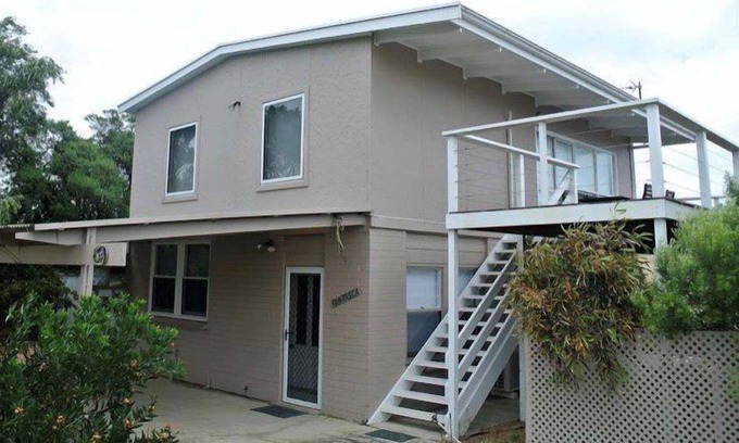 Lacepede House | Bellevue Drive is all about the coastal lifestyle, enjoying friends,...