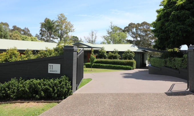 Wolumla House | Bellevue Haven - 1 bedroom, pet friendly apartment away from it all. 2+ nights