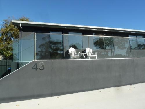 Bridport Apartment | Accessible Family Retreat at Bellevue on Bentley - Unit 1