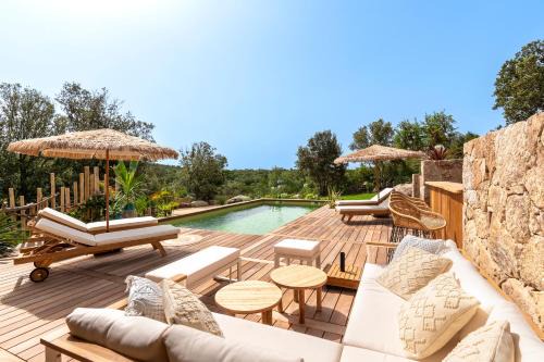 Lecci House | Relaxing Getaway at Bellezza Villa with Private Pool