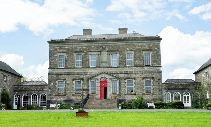 Navan Hotel | Elegant Bellinter House: 4-Star Retreat with Spa & Pool