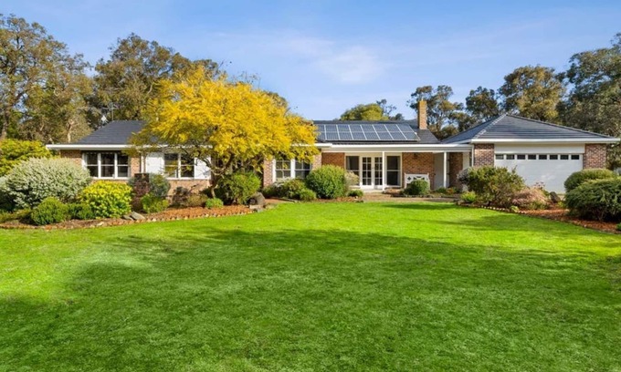 Bellbrae House | Bells Beach Acreage and Tranquility