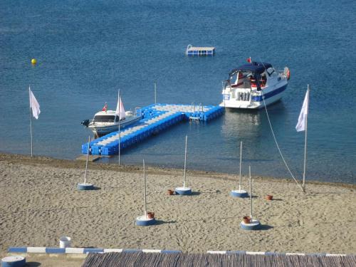 Seferihisar Hotel | Relaxing Motels in Seferihisar with Private Beach Access