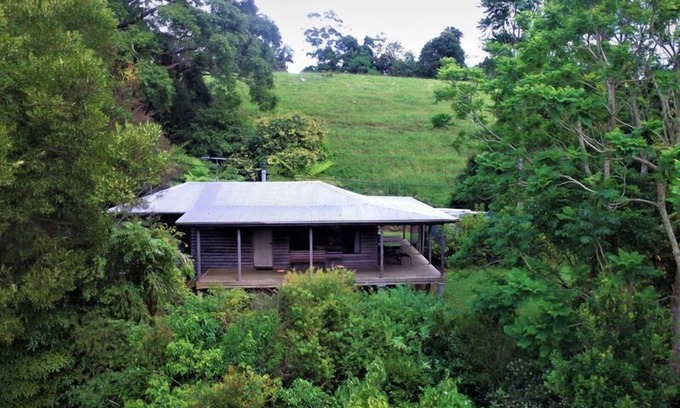 Bellthorpe Cottage | Bellthorpe Cottage: Explore Waterfalls & Rainforest Retreat