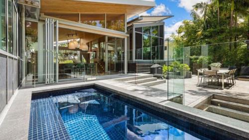 Byron Bay House | Belongil Sails: Pet-Friendly Retreat with Perfect 10 Rating