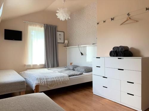 Jurmala House | Beltes Guest House: Pet-Friendly Retreat with Hot Tub