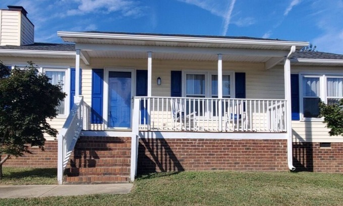 Northeast Raleigh House | Discover Beltline Oasis: Updated 3 Bedroom Family Retreat