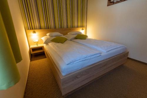 Szekszard Apartment | Family-Friendly Belvárosi Nemes Apartmanház in Szekszárd