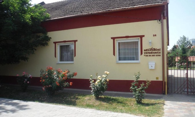 Oroshaza House | Explore Belvárosi Vendégház: Family-Friendly with Kitchen