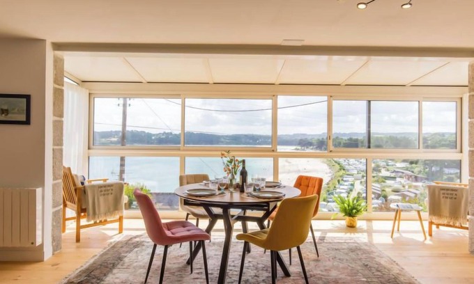 Locquirec House | Scenic Oceanfront Retreat at Belvédère sur la Mer