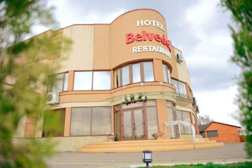 Ivano-Frankivsk Oblast Hotel | Discover Belveder: Pet-Friendly Hotel with Hot Tub & Breakfast
